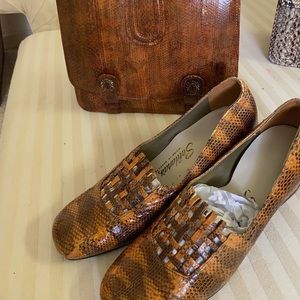 SET- Shoes & purse! Vintage Saldañas authentic snakeskin set in great condition!